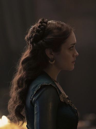 house of the dragon Medieval Hairstyles, Olivia Cooke, Alicent Hightower, Green Queen, House Of The Dragon, House Of Dragons, Hair Reference, The Dragon, Hair Goals