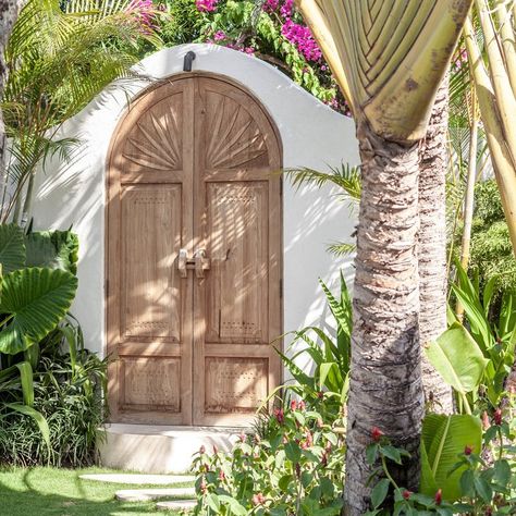 Photo Gallery — Villa Massilia Bali Front Door, Bali Entrance Door, Bali Door Design, Bali Villa Front Door, Bali Bungalow Design, Villa Massilia Bali, Bali Doors Entrance, Bali Architecture Modern, Bali Villa Entrance