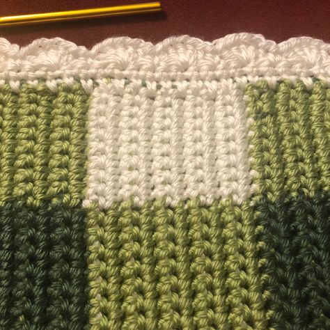 Green Gingham Crochet Blanket, Crochet Scallop Border, Crochet Gingham Blanket, Crochet Blanket Green, Crochet Gingham, Gingham Blanket, Alpha Art, Scallop Border, Crocheting Projects