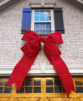 Diy Giant Bow For House, Outdoor Bows Christmas, Giant Christmas Bow On House, Outdoor Christmas Bows, Big Bows Diy Christmas, How To Make Giant Bow, Large Christmas Bows Diy, Giant Bow Tutorial, How To Make A Giant Bow