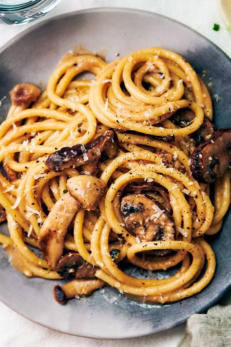 Pasta Without Cream, Mushroom Miso, Miso Pasta, Butter Garlic Sauce, Miso Recipe, Miso Butter, 2024 Recipes, Mushroom Pasta, Vegan Pasta