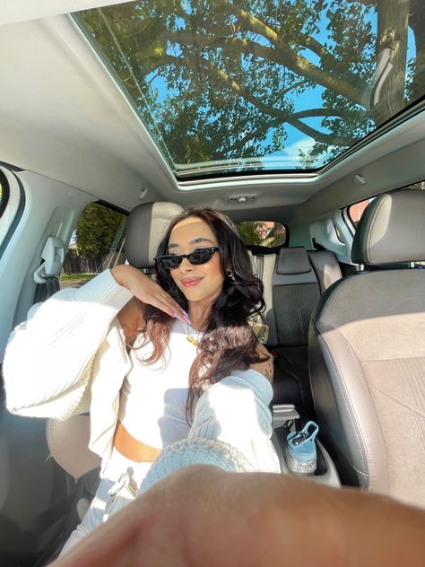 Cars With Sunroof, Car Selfie Poses Instagram, Selfie Car Ideas, Sunroof Car Aesthetic, Car With Sunroof, Car Selfie Poses, Car Selfie Aesthetic, Selfie In Car, Selfie In The Car