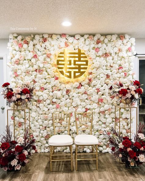 Tea Ceremony by N on Instagram: “my tea ceremony backdrop 🥰 florist: @floraison.bouquets #vietnameseteaceremony #chineseteaceremony #traditionalteaceremony…” Vietnamese Tea Ceremony Decor, Vietnamese Tea Ceremony Decorations, Chinese Engagement Decoration, Tea Ceremony Backdrop, Chinese Engagement, Chinese Wedding Photos, Vietnamese Tea Ceremony, Vietnamese Tea, Wedding Tea Ceremony