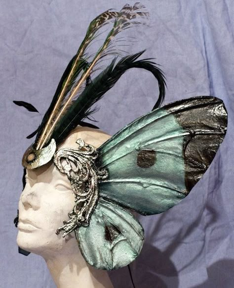 fairy10 Masquerade Mask Ideas, Moth Mask, Diy Kostüm, Fantasy Costumes, Fantasy Fashion, Butterfly Wings, Costume Design, Headdress, Halloween Makeup