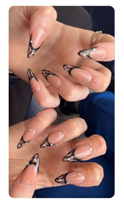 Festival Almond Nails, Dark Nails Acrylic Design, Doja Cat Inspired Nails, Almond Nails Witchy, French Nails Variations, Cool Nail Inspo Almond, Maneater Nails, Nails 2024 Almond, Black Bodysuit Outfits