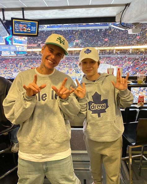 Jaxon Bieber en Instagram: “Bro” Jaxon Bieber, Justin Bieber Family, Scooter Braun, Prince Of Pop, Justin Hailey, Justin Bieber Pictures, Stylish Mens Outfits, Hailey Bieber, Debut Album