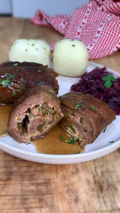 Vegan Roulade, Rouladen Recipe, Vegan Catering, Vegan Xmas, High Protein Vegan, Seitan, Veggie Dishes, Vegan Baking, Savoury Food