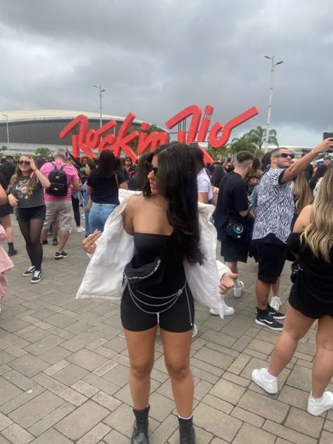 Rock In Rio Aesthetic, Look Show Rock, Look Festival Rock In Rio, Rock In Rio Outfit, Look Rave, Rolling Loud Outfits, Rap Concert Outfit Ideas, Rap Concert Outfit, Rap Concert