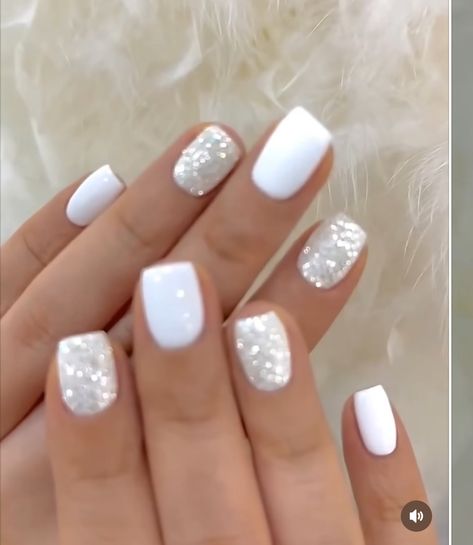 Gel Nail Designs Short Nails White, White And Silver Gel Nails, White And Silver Nails Short, White Gel Nails Ideas, White Nail Polish Designs, Bridal Shower Nails For Bride, Silver And White Nails, Elegant Touch Nails, Country Nails