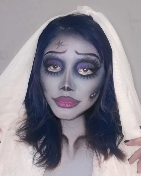 Corpse Bride Face Paint, Emily Corpse Bride Makeup, Horror Halloween Costumes Women, Movie Character Makeup, Corpse Bride Makeup, Halloween Bride Costumes, Make Up Sposa, Halloweenský Makeup, Corpse Bride Costume