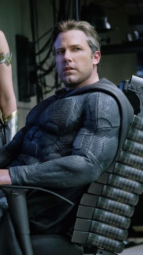 Ben Affleck Meme, Justice League Wallpaper, Ben Affleck Bruce Wayne, League Wallpaper, Bruce Wayne Batman, Spirit Fanfic, Batman Christian Bale, Ben Affleck Batman, Justice League 2017