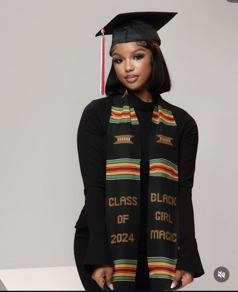 Graduation Ceremony Outfit, College Grad Pictures, Elegant Black Women, Nursing Graduation Pictures, Professional Headshots Women, 16th Birthday Outfit, College Graduation Pictures Poses, College Graduation Photoshoot, Graduation Look