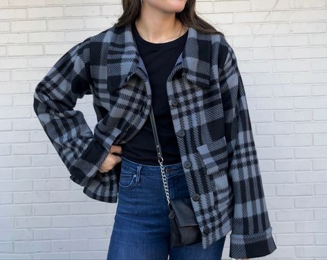 This is a self-drafted jacket inspired by @theessentialsclub blanket jacket! Its a challenging and fun project that I definitely reccomend #fashion #sewing #sew #shacket #blanketsweater #flannel #plaid #handmade #sewingproject #sewingtutorial #sewingaddict #sewingforbeginners Shacket Pattern Free, Shacket Pattern, Diy Blanket, Jacket Sewing Pattern, Blanket Jacket, Jacket Sewing, Jacket Pattern Sewing, Blanket Diy, Blanket Sweater