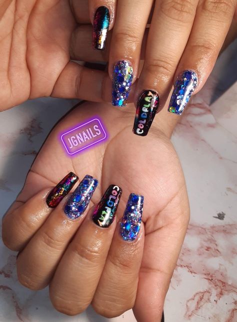 Nails For Coldplay Concert, Coldplay Concert Nails, Coldplay Nail Art, Coldplay Concert Makeup, Concert Fits Coldplay, Coldplay Nails, Coldplay Bracelet, Coldplay Concert Outfit, Coldplay Concert