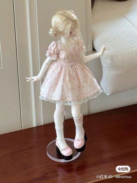 Doll Girl Aesthetic, Doll Clothes Aesthetic, Doll Aesthetic Outfits, Doll Poses, The Cardigans, Doll Aesthetic, Baby Doll Accessories, Concept Clothing, Victorian Dolls