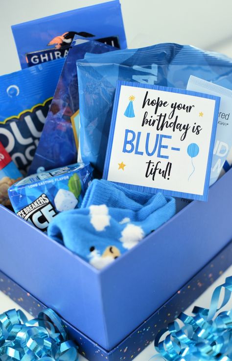 Blue Themed Birthday Gift Baskets, Blue Themed Gift Box Ideas, Blue Gift Ideas For Him, Blue Themed Birthday Gift, All Blue Gift Basket, Colored Themed Gift Baskets, Blue Birthday Box Gift, Blue Birthday Basket, Christmas Gift Ideas For Best Friend