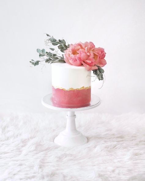 Cake With Fresh Flowers, Lovely Cake, Fresh Flower Cake, Mini Cakes Birthday, Best Cake Recipes, Elegant Cakes, Anniversary Cake, Floral Baby Shower, Buttercream Cake