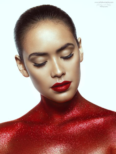 Latina_Studio_4_1276 1 JK web new Lipstick Style, How To Kiss, Perfect Red Lips, Eminence Organic Skin Care, Allure Magazine, Red Shades, Celebrity Makeup Artist, Models Makeup, Beauty Images