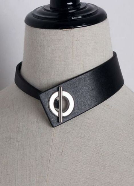 Dark Punk, Leather Harness, Classy Jewelry, Leather Chokers, Round Circle, Leather Collar, Metal Ring, Choker Necklaces, Short Necklace