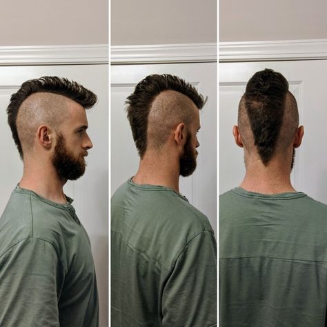 Short Mowhak Hairstyle Man, Modern Mohawk Men Shaved Sides, Mowhak Hairstyle Mens, Mens Mohawk, Man Mohawk, Mohican Hairstyle, Mohawk Men, Modern Mohawk, Short Hair Mohawk