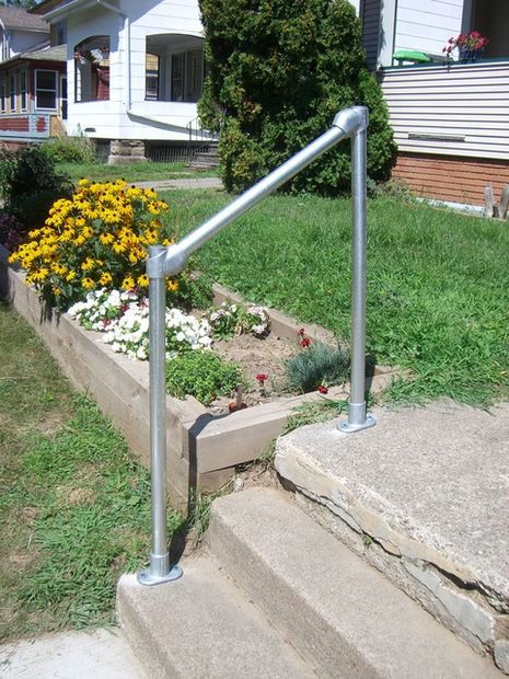 Handrails are apart of our life. The government has made sure of that :-) This is a simple hand rail that we built for our friend Bill to meet code. You might... Metal Hand Rail, Simple Handrail, Step Railing Outdoor, Exterior Stair Railing, Exterior Handrail, Diy Stair Railing, Pipe Railing, Outdoor Handrail, Outdoor Stair Railing