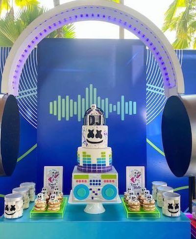 Marshmallow Dj Party Ideas, Dj Marshmallow Birthday Party Ideas, Mashmellow Dj Birthday Party, Dj Marshmello Cake, Dj Themed Birthday Party, Dj Marshmello Party Ideas, Dj Marshmello, Dj Cake, Dj Party