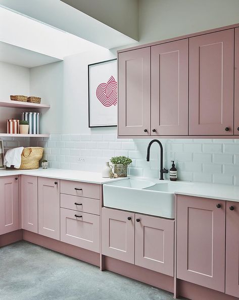 Pink Laundry Room Cabinets, Dusty Pink Kitchen Cabinets, Mauve Kitchen Cabinets, Dapur Pink, Pale Pink Kitchen, Pink Laundry Room, Bright Basement, Pink Kitchen Cabinets, Pink Laundry