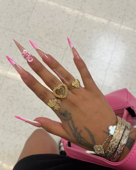 THE nail tech 💋💅🏼💕 #losangeles #losangelesnails #losangelesnailtech #nailtech #nailtechnician #nailtechproblems #nailsnailsnails #nail #nailart #nails2inspire Nail Length Chart, Nail Tech Instagram Posts, Nail Length, Nail Shop, Pink Girly Things, Nail Technician, Nail Tech, Long Nails, Girly Things