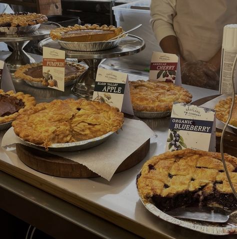 Pie Display, Pie Shop Aesthetic, Pie Aesthetic, Australian Pie, Pie Store, Patisserie Shop, Pie Bakery, Bakery Store, Pie Shop