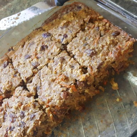 Carrot-Oatmeal Spice Cake Date Nut Cake, Moist Date Cake Recipe, Nut Breads, Date Cake Recipe, Orange Slice Cake, Carrot Oatmeal, Sticky Toffee Pudding Cake, Holiday Cake Recipes, Spice Cake Recipe