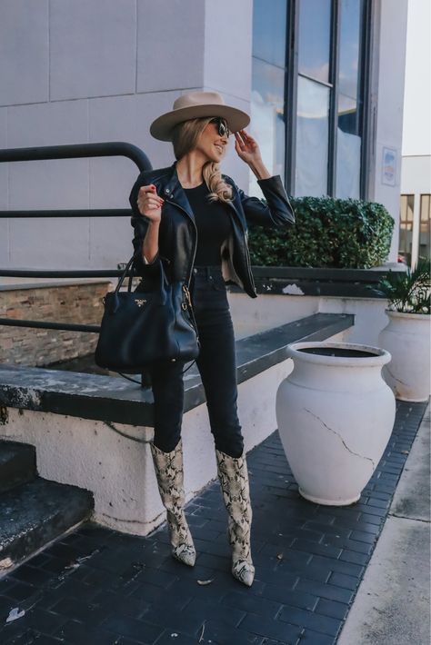 Snakeskin Cowboy Boots Outfit, Snake Skin Boots Outfit Winter, Tall Snakeskin Boots Outfit, Outfits With Snake Skin Boots, Snakeskin Boots Outfit Winter, Snake Skin Boot Outfit, Snake Skin Boots Outfit, Snake Print Boots Outfit, Snakeskin Boots Outfit