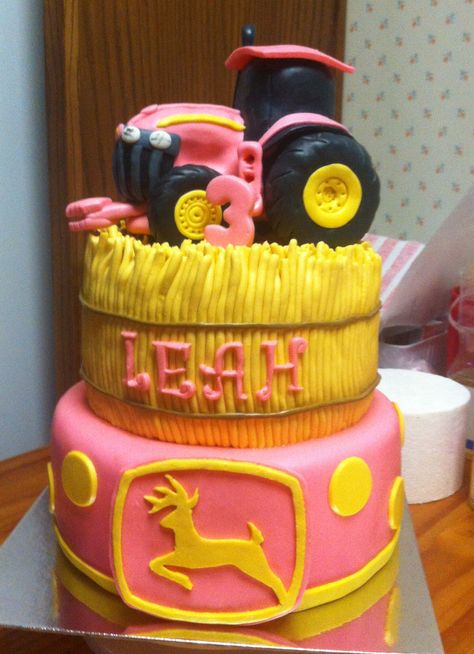 John Deere cake...PINK!!! Fondant Tractor, John Deere Cake, John Deere Birthday Party, John Deere Party, John Deere Birthday, Tractor Cake, Candy Cakes, Cupcake Icing, Farm Party