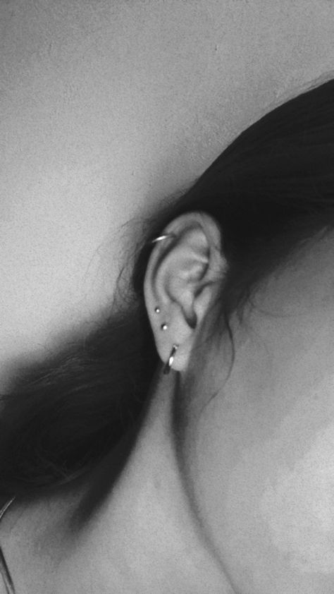 Silver Helix Piercing, Piercing Inspo, Tragus Piercings, Helix Piercing, Tragus, Ear Tattoo, Helix, Behind Ear Tattoo, Piercings