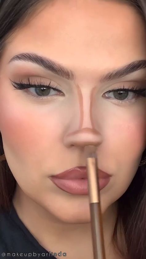 Makeup Looks Nose Contour, Makeup Ideas Nose Contour, Contour Map Makeup, Contour For Long Nose, Nose Makeup Contour, Nose Contour For Long Nose, Makeup Tutorial Nose Contour, Nose Tutorial Makeup, Snatched Nose Contour