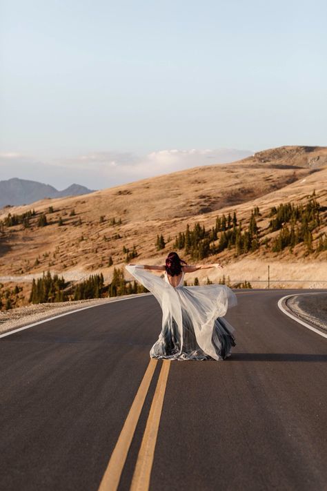 Mountain Dress Photoshoot, Matric Farewell Photoshoot Ideas, Road Photoshoot, Prom Photography Poses, Mountain Photoshoot, Running Pictures, Small Wedding Photography, Sisters Photoshoot Poses, Prom Photoshoot