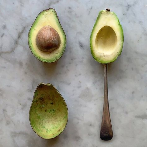 How To Store Avocado, Avocado Uses, Skin Tea, Avocado Seed, Healthy Life Hacks, Chocolate Smoothie, Smoothie Ingredients, No Waste, Chocolate Coconut