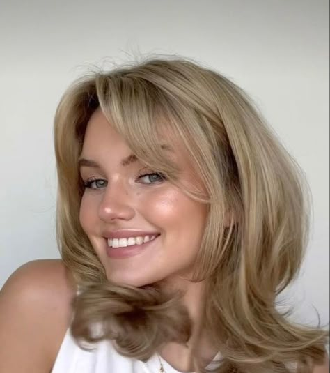 60s Medium Length Hairstyles, Feminine Haircuts Medium, Bardot Bangs Short Hair, Shay Sullivan Hair, Straight Curtain Bangs, Mollie Campsie, Short Hair Blowout, Blowout Curls, Short Layered Hair