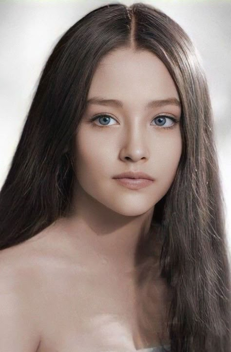 Olivia Hussey, Black Gold Jewelry, Model Face, High Fantasy, Fresh Face, Pretty Eyes, Vintage Beauty, Woman Colour, Pretty Face