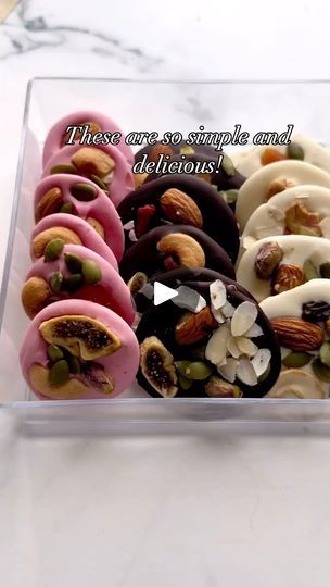 1.6K reactions · 468 shares | 🎀how cute and easy are these chocolate buttons
🎀use your favorite combination of nuts, dried fruit, coconut and seeds, melt your choice of chocolate 

🎀👉🏼📽️ @bezhwena | Rachel Enright | bezhwena · Original audio Diy Christmas Candy, Fruit Smoothie Recipes Healthy, Chocolate Buttons, Sweet Dishes Recipes, Quick Recipes Snacks, Easy Baking Recipes Desserts, Candy Christmas Decorations, Snack Mix, Mini Desserts