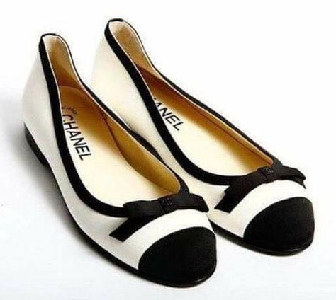 Shoes Polyvore, Chanel Ballerina Flats, Shoes With Bows, Chanel Ballerina, Chanel Flats, Classic Chanel, Ballerina Shoes Flats, Chanel Couture, Elegante Casual