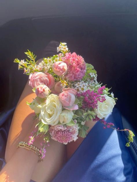 Bouquet For Prom, Light Pink Bouquet, Romance Booktok, Hoco 2023, Prom Flowers Bouquet, Homecoming Flowers, Prom Bouquet, Flower Boquet, Pink Flower Bouquet