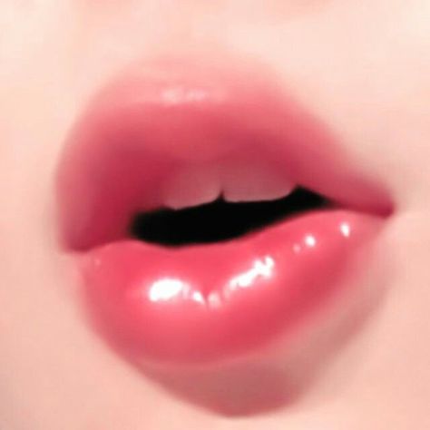 Rounded Cupids Bow Lips, Ulzzang Lips, Pink Lip Aesthetic, Jimin Lips, Cupids Bow Lips, Jimin's Lips, Lip Pictures, Anime Lips, Lip Art Makeup