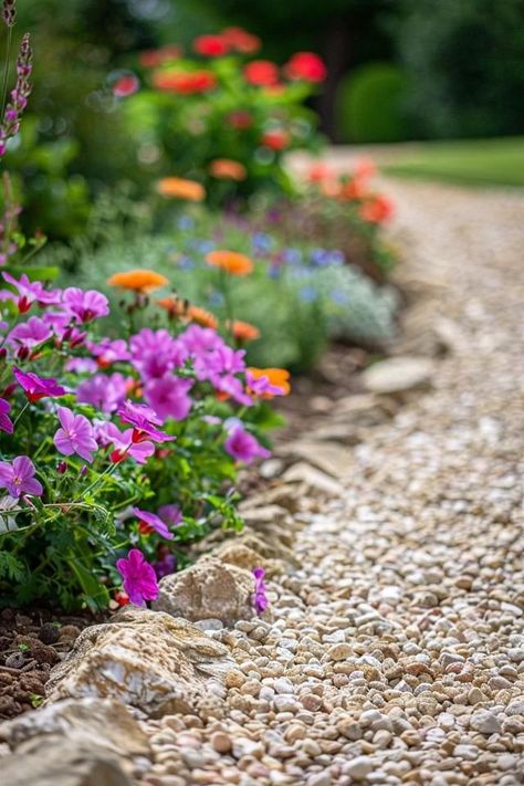 Pea Gravel Flower Bed Ideas for Charming Gardens Pea Gravel Flower Bed, Gravel Flower Bed Ideas, Gravel Flower Bed, Decorative Gravel, Backyard Balcony, Flower Bed Ideas, Pea Gravel, Best Plants, Beautiful Outdoor Spaces