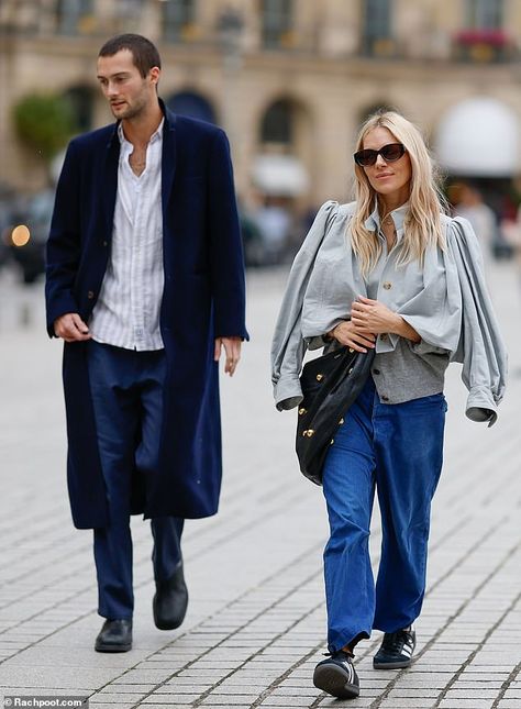 Sienna Miller reunites with ex boyfriend Tom Sturridge in Paris Sienna Miller Street Style 2024, Siena Miller, Sienna Miller Anatomy Of A Scandal Style, Sienna Miller Street Style, Sienna Miller Style 2024, Plain Black Crop Top, Sienna Miller Hair, Outfit For Church, Sienna Miller Style