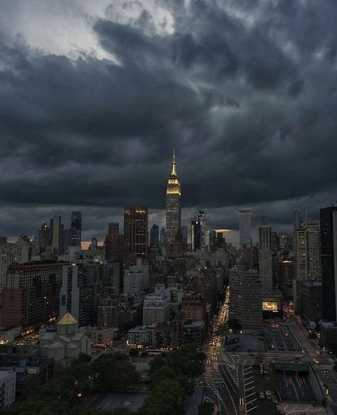 New York Rain, City Rain, A Night At The Opera, Under The Rain, Nyc Aesthetic, Nyc Life, New York Aesthetic, New York Life, City Vibe