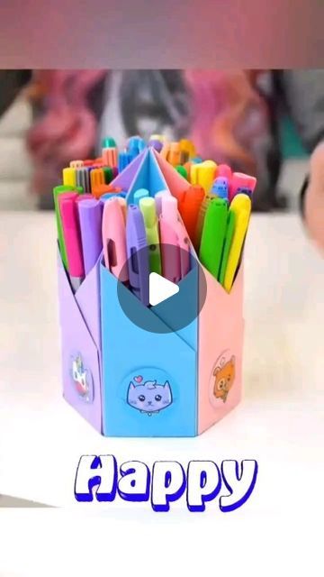 Pencil Stand Craft, Pencil Stand Diy, Porta Penne, Sister Wallpaper, Pencil Stand, Ideas Hogar, Origami Crafts Diy, Instagram Diy, Stationery Craft