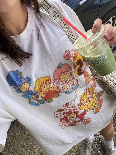 Outfit Inspo| matcha Cool Grafic Tees, Graphic Shirt Outfit Aesthetic, Oversized Graphic Tee Outfits Aesthetic, Aesthetic Oversized Tee, Summer Oversized Tee Outfit, Big Graphic Tee Outfit, White Oversized Graphic Tee, Graphic Tees Oversized, Grafic Tee Shirts