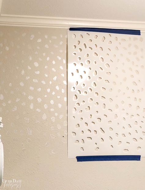 Small Bathroom Decor Ideas, Foyer Wall, Accent Wall Stencil, Cheetah Spots, Ideas Bathroom Decor, Royal Design Studio Stencil, Wall Stencil Patterns, Wallpaper Stencil, Diy Wall Painting