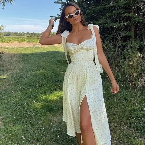 d72fbbccd9fe64c3a14f85d225a046f4desc40674152ri Midi Dresses Casual, Chic Summer Dresses, Elegant Midi Dresses, Summer Dresses For Wedding Guest, Womens Floral Dress, Midi Dress Casual, Yellow Print, Floral Dress Summer, Types Of Dresses