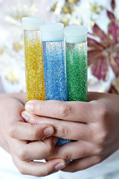 DIY Toothbrush Timers - Once these sparkly timers are shaken and set down, it takes about 2 minutes for the glitter to settle to the bottom. Sponsored. #DIYtimer Colors On Toothpaste Tubes, Painting Using Toothbrush, Toothpaste Experiment For Kids, Elephant Toothpaste Experiment For Kids, Diy Toothbrush, Test Tube Crafts, Diy Fidget Spinner, Lamb Craft, Hygiene School